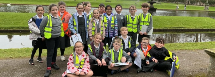 Group of students posing for a photo.